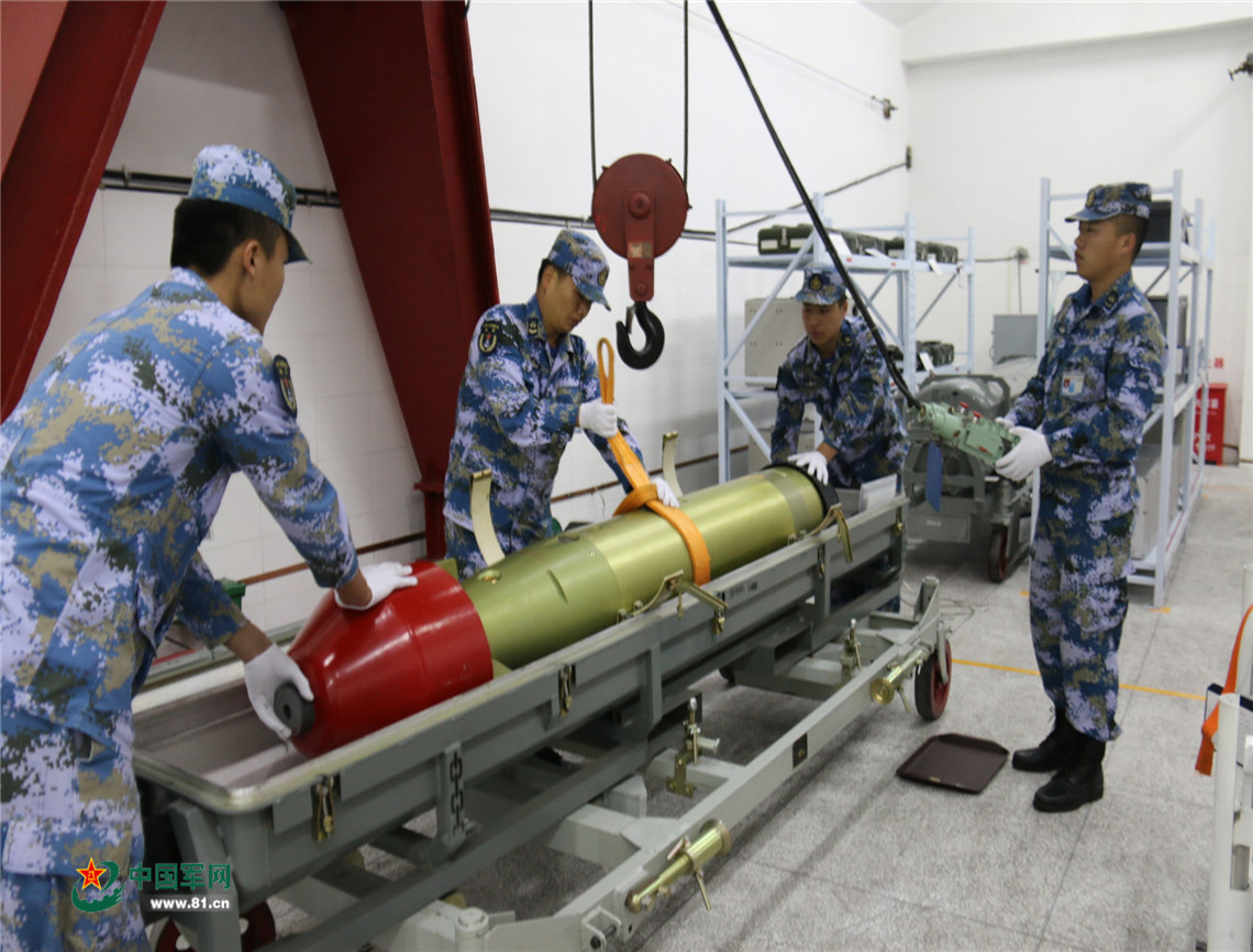 5.1、防爆門式起重機(jī).jpg