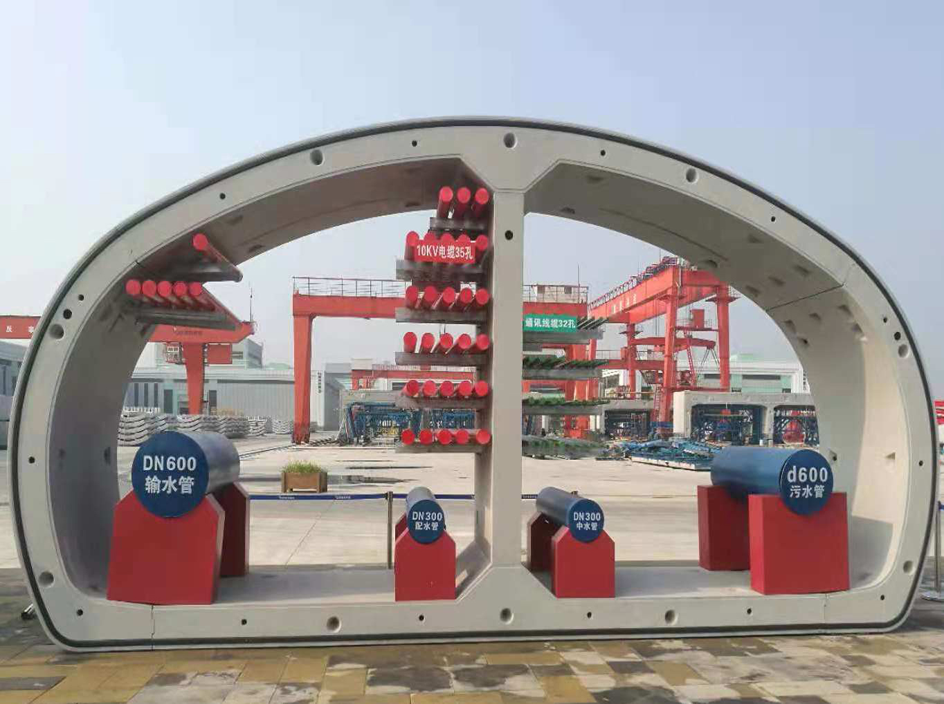 1.3、雙梁門(mén)式起重機(jī).jpg